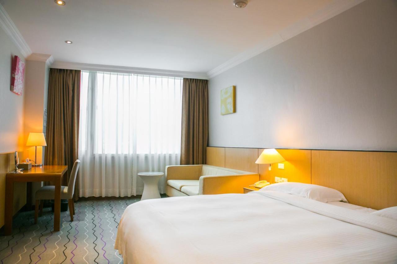Отель Jiaoxi-The Riverside Экстерьер фото